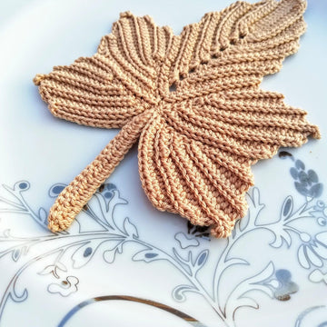 Crochet Halloween Fall maple leaf