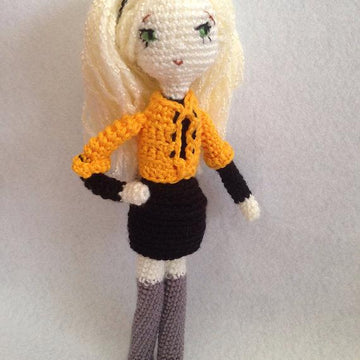 Blonde Girl amigurumi