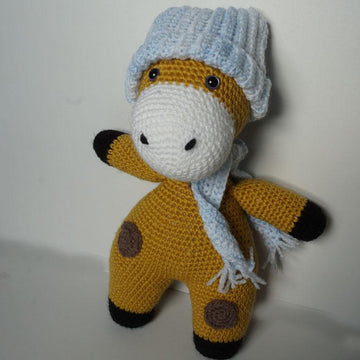 Crochet Pattern Giraffe with clothes to change!