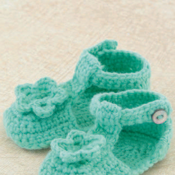 Sandals in Sirdar Snuggly DK - 4752 - Downloadable PDF