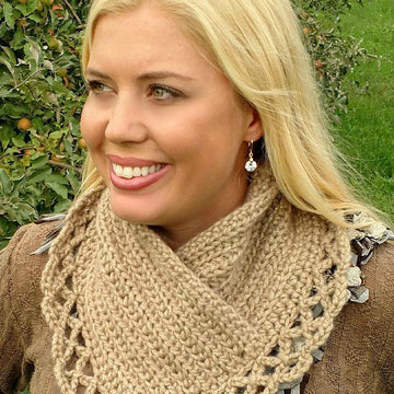 Lacey Charma Neckwarmer
