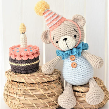 Birthday bear and jummy cake