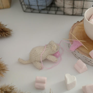 Kitty knitting pattern. Toy cat knitting pattern