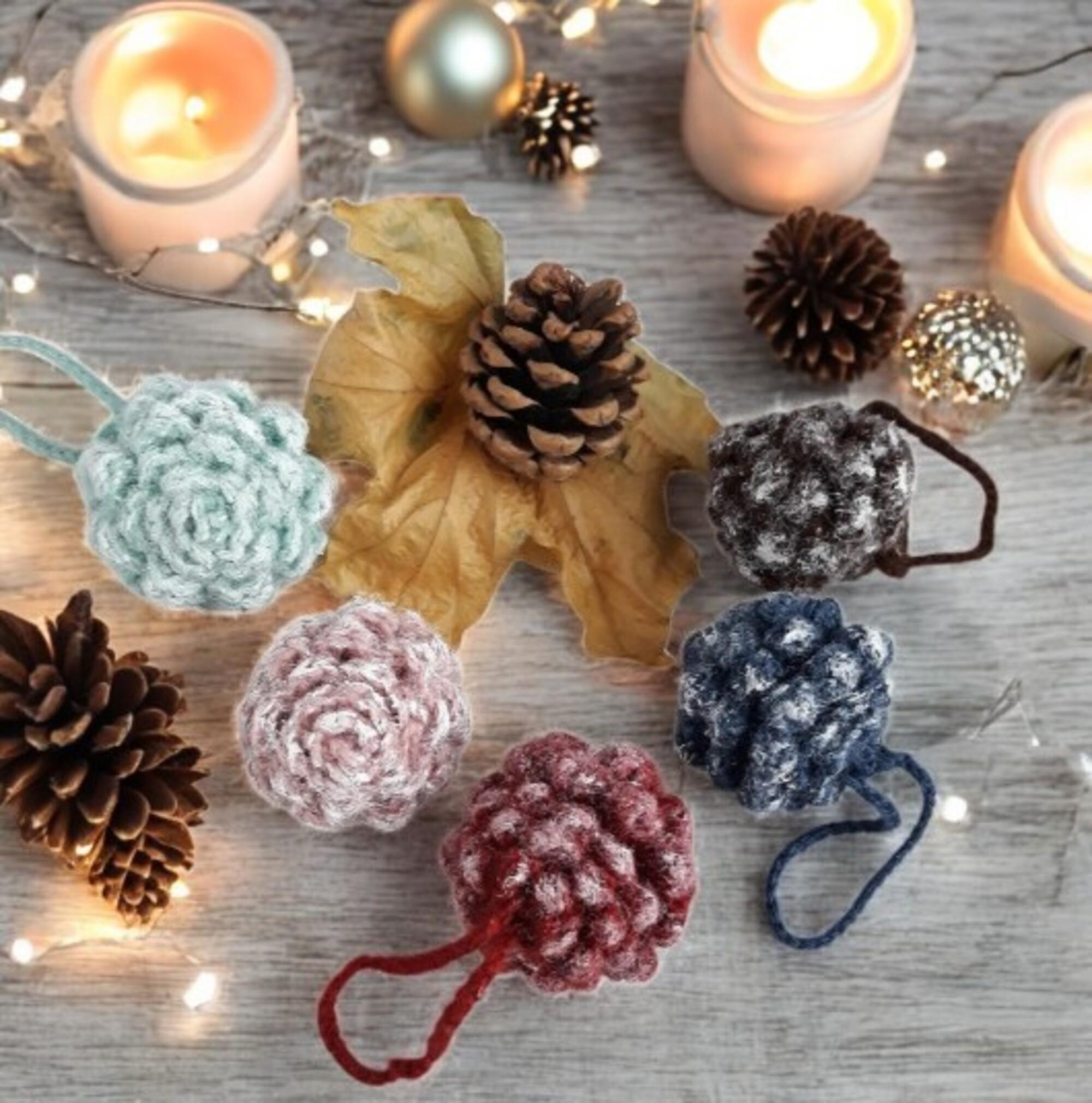 DIY Christmas Ornament: Pine Cone crochet Pattern (PDF File)