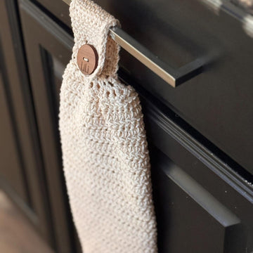 The Pulita Hanging Towel