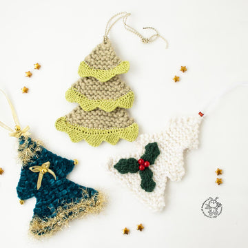 3 Christmas trees ornament  knitted flat