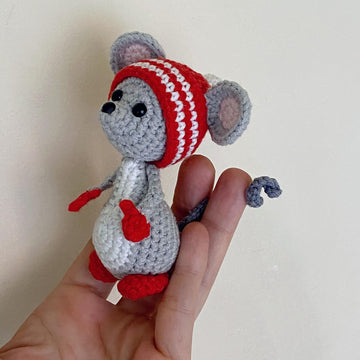 Mouse with hat