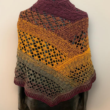 Flat Triangular Scarf "Styx"