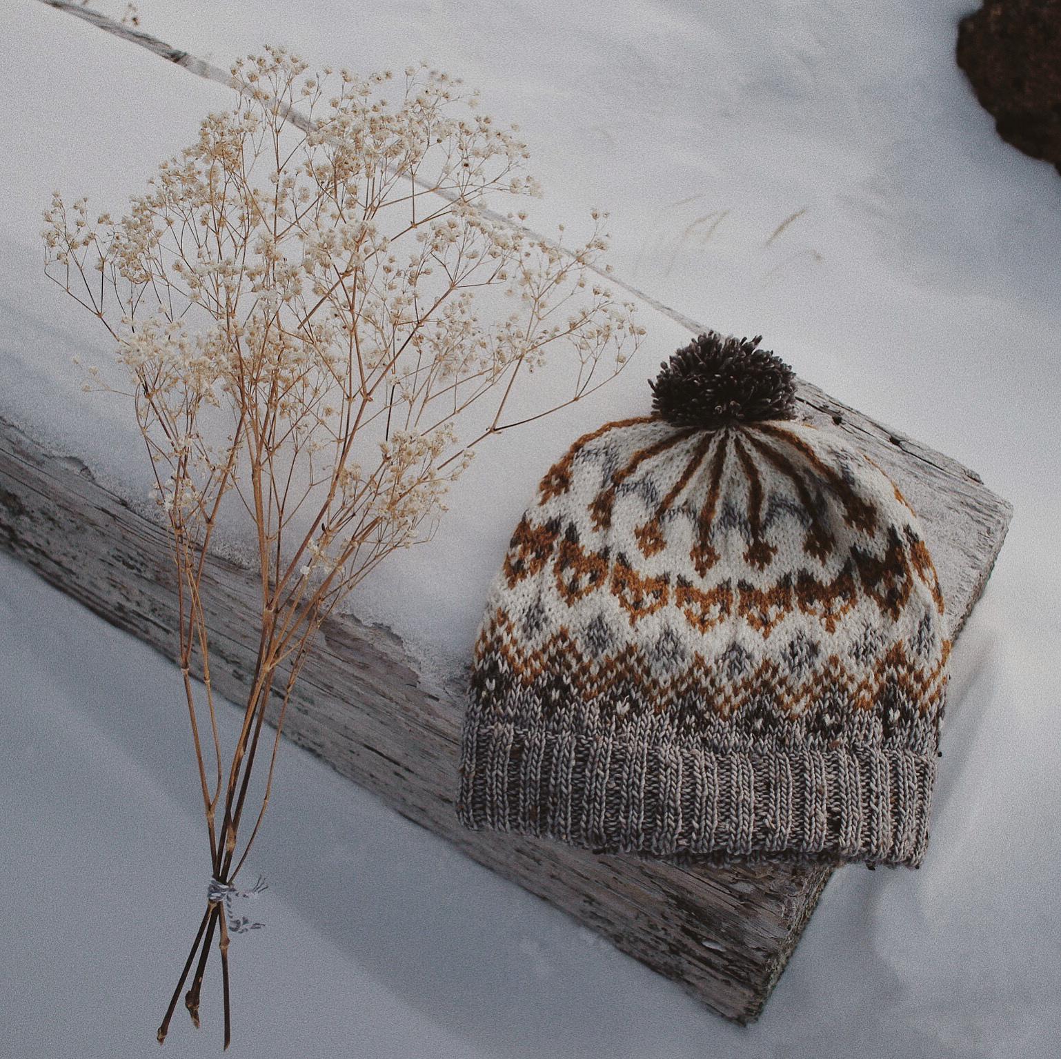 Foxtales hat