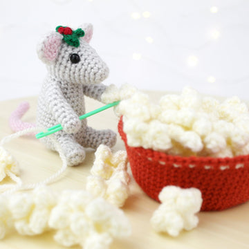 Mouse with Popcorn