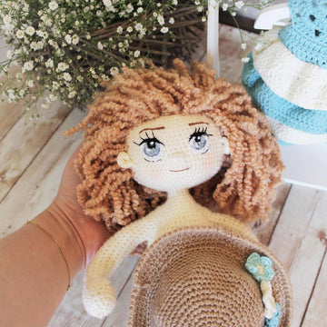 Dress and hat for doll