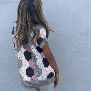 Sleeveless Hexagon Cardigan