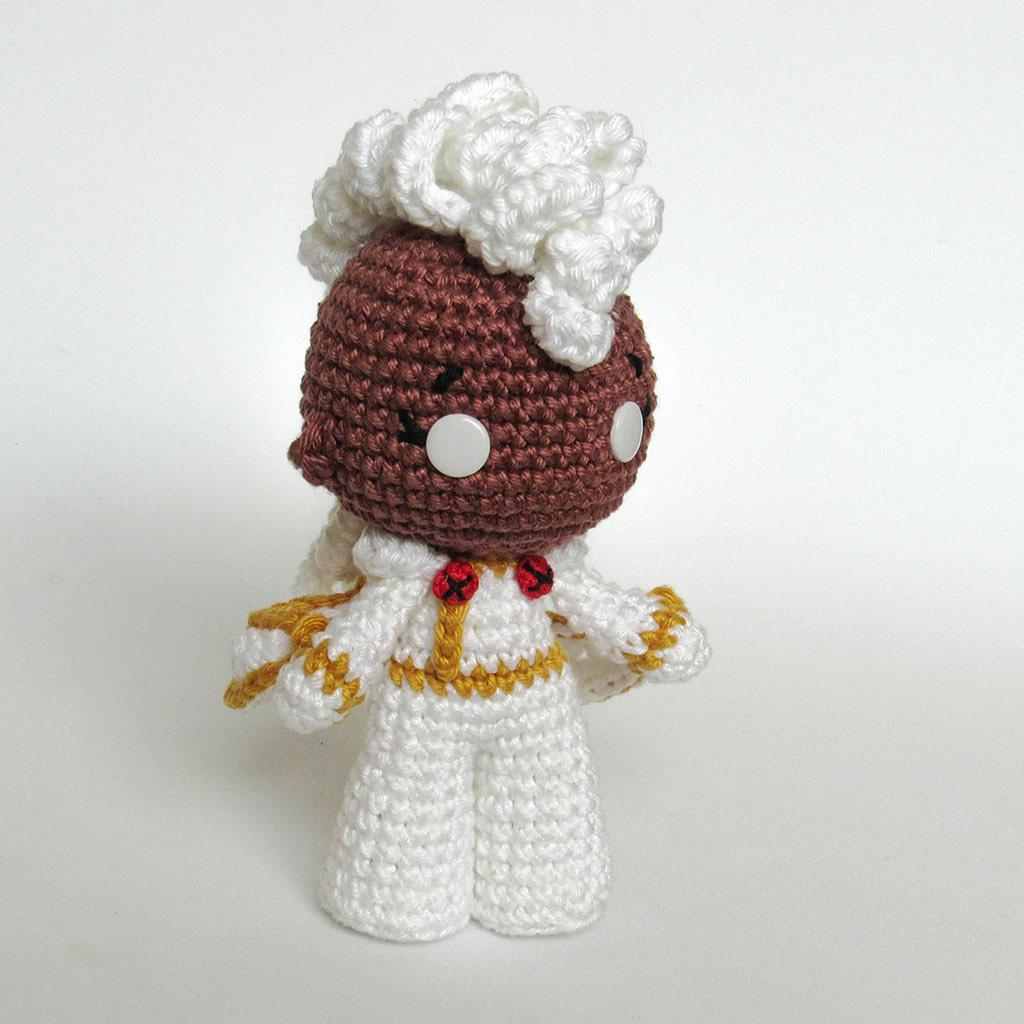 Storm (X-Men) amigurumi doll - crochet pattern by Crochelandia