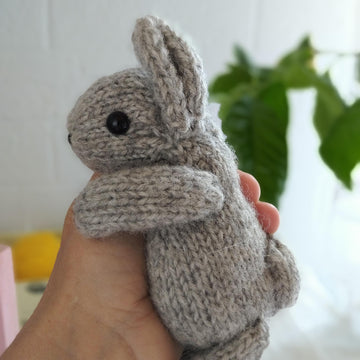 Free bunny rabbit knitting pattern