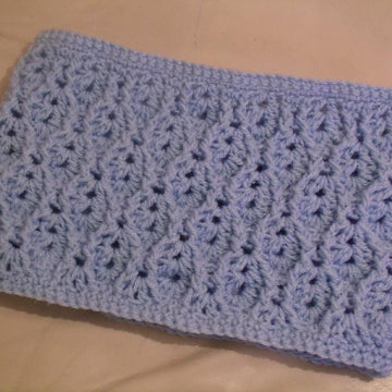 Cowl with Cable & Eyelet Design