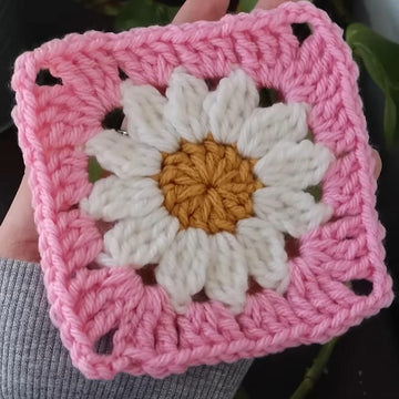 Daisy Flower Granny Square Crochet Pattern