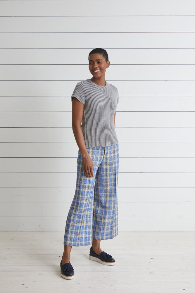 Ronni -  Top Knitting Pattern For Women in Debbie Bliss Piper by Debbie Bliss