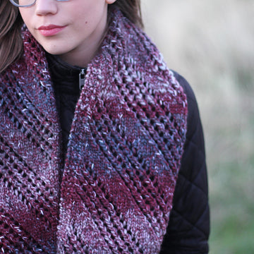 Radish infinity scarf