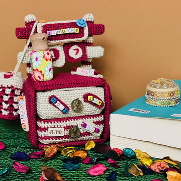 Amigurumi Friendlike Calendar