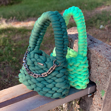 Bag with chunky yarn