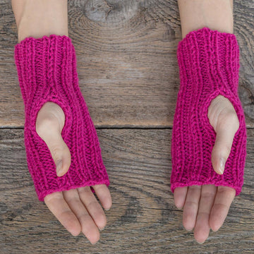 Knitted pattern Fuchsia Gloves