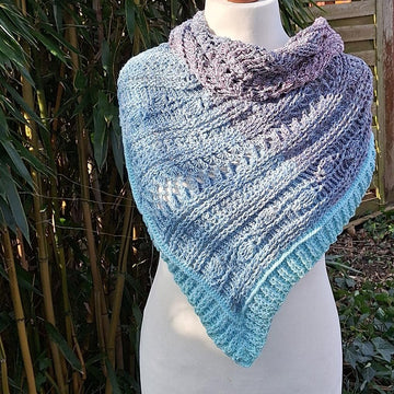 Triangular Scarf "Nikaia"
