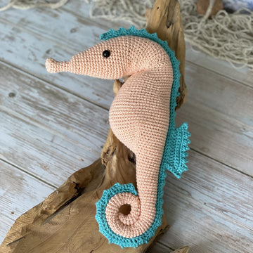 Yoyo the Seahorse Amigurumi