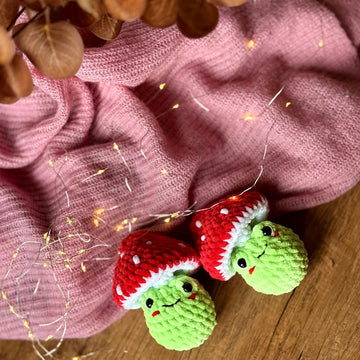 Mushroom frog amigurumi
