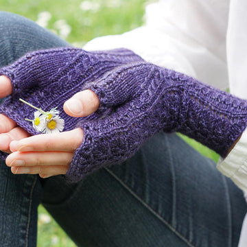 Meadow Queen Mitts
