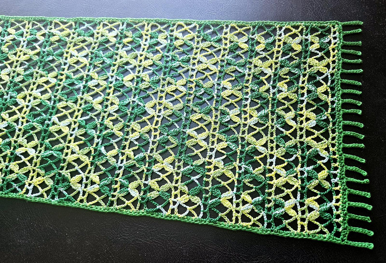 Clover Table Runner