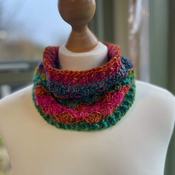 Snuggly shells cowl