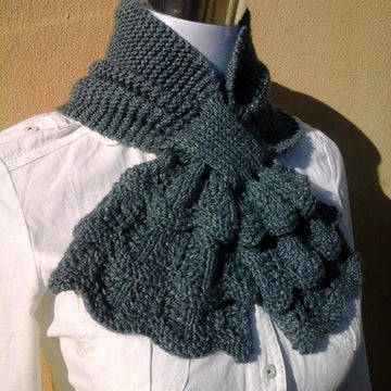 Flouncy Keyhole Scarf