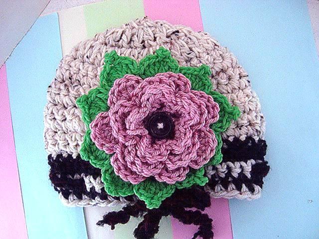 694 CROCHET - QUEEN VICTORIA ROSE AND LEAVES