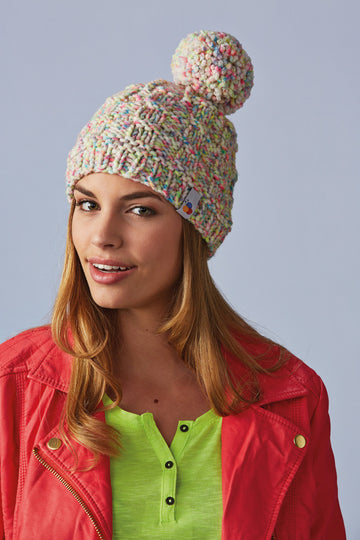 Hat in Textured Pattern in Schachenmayr Boston - 3571