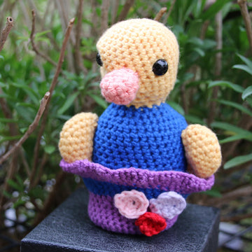 Easter Duckling in Hat