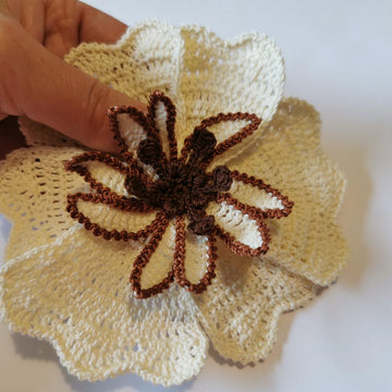 Large 3D flower pattern