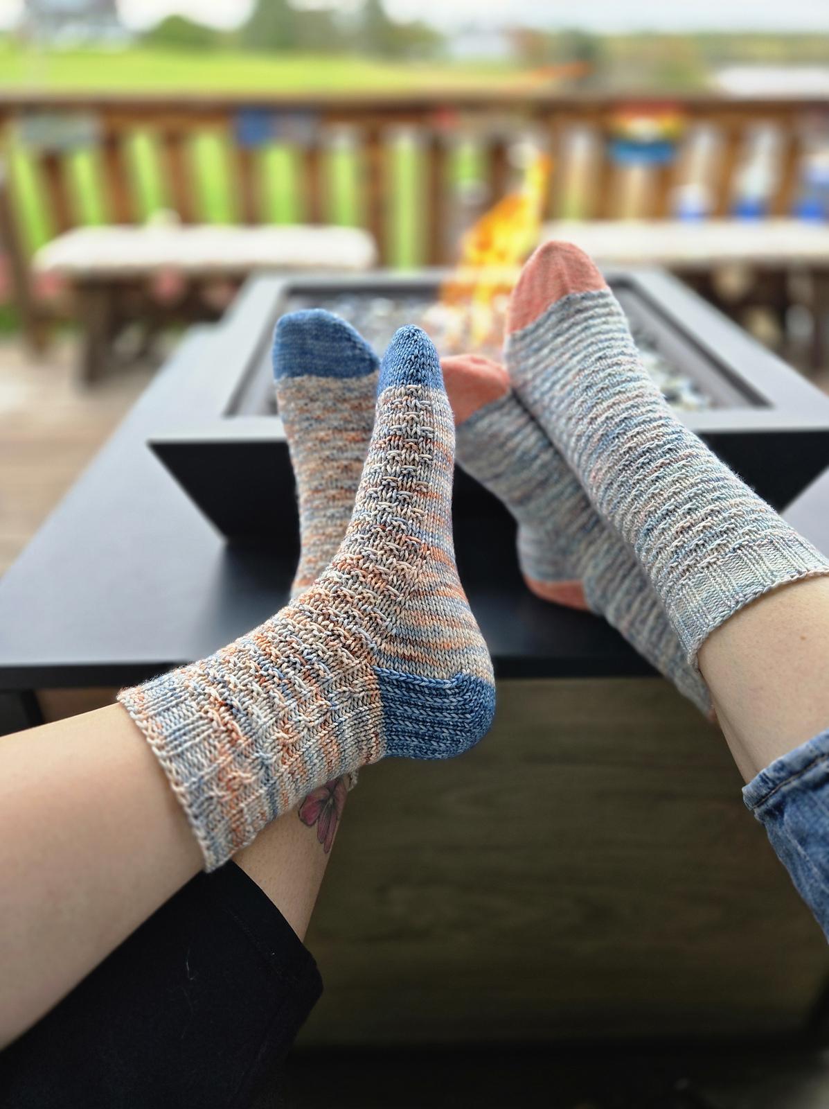 Canoodling Socks