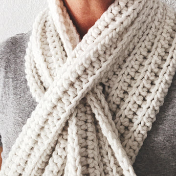 Simple Keyhole Scarf