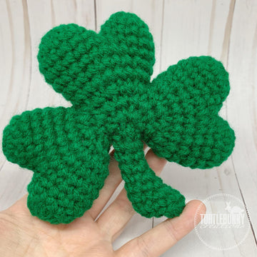 No-Sew Crochet Plush Shamrock