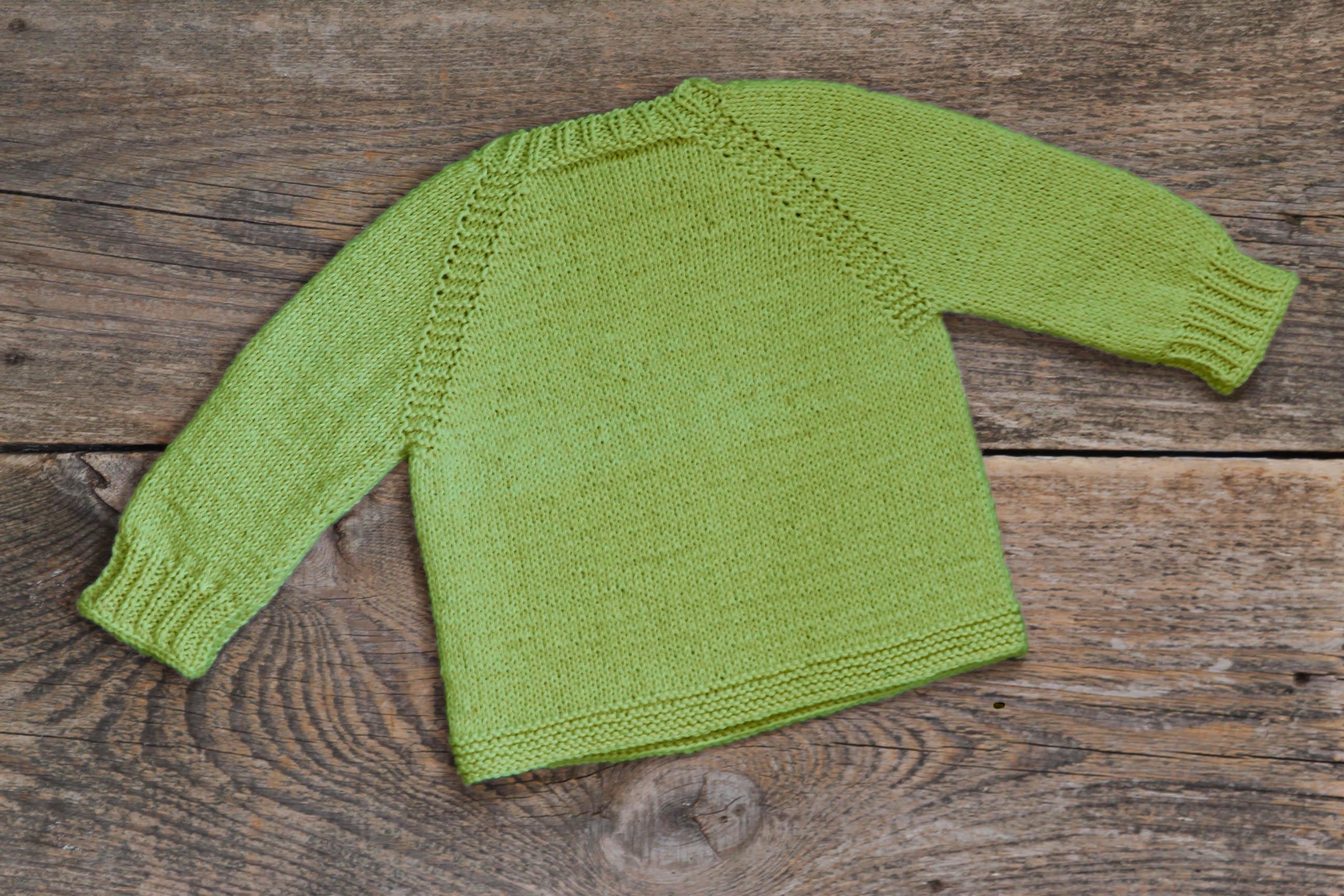 Grinch Knit kids sweater - PDF Knitting Pattern, 5 sizes, duplicate stitch color work
