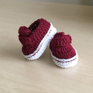 Sporty Baby Bootie & Hat Set N 235