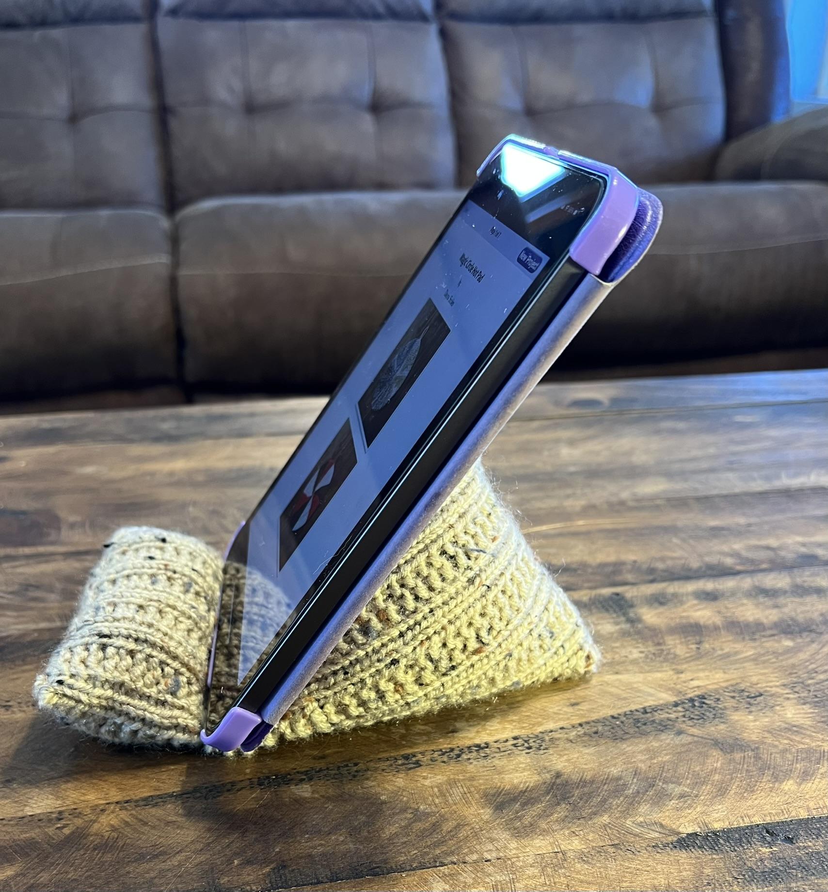 Smartphone/eReader Pillow