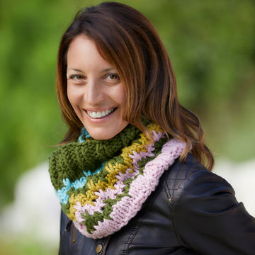 Bargello Cowl in Valley Yarns Superwash Super Bulky - 811 - Downloadable PDF