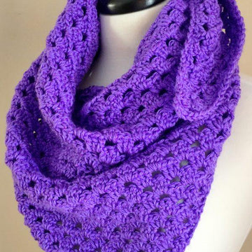 Easy & Quick Crochet Triangle Scarf