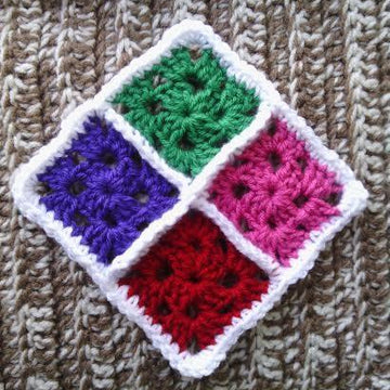 Cuatro Esquinas de Abuela Afghan Square