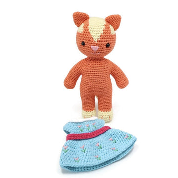 Claudia the Cottage Cat Amigurumi