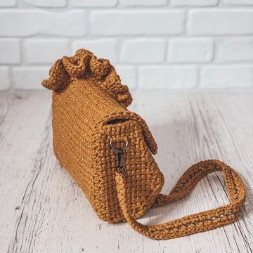 Bag with ruffles