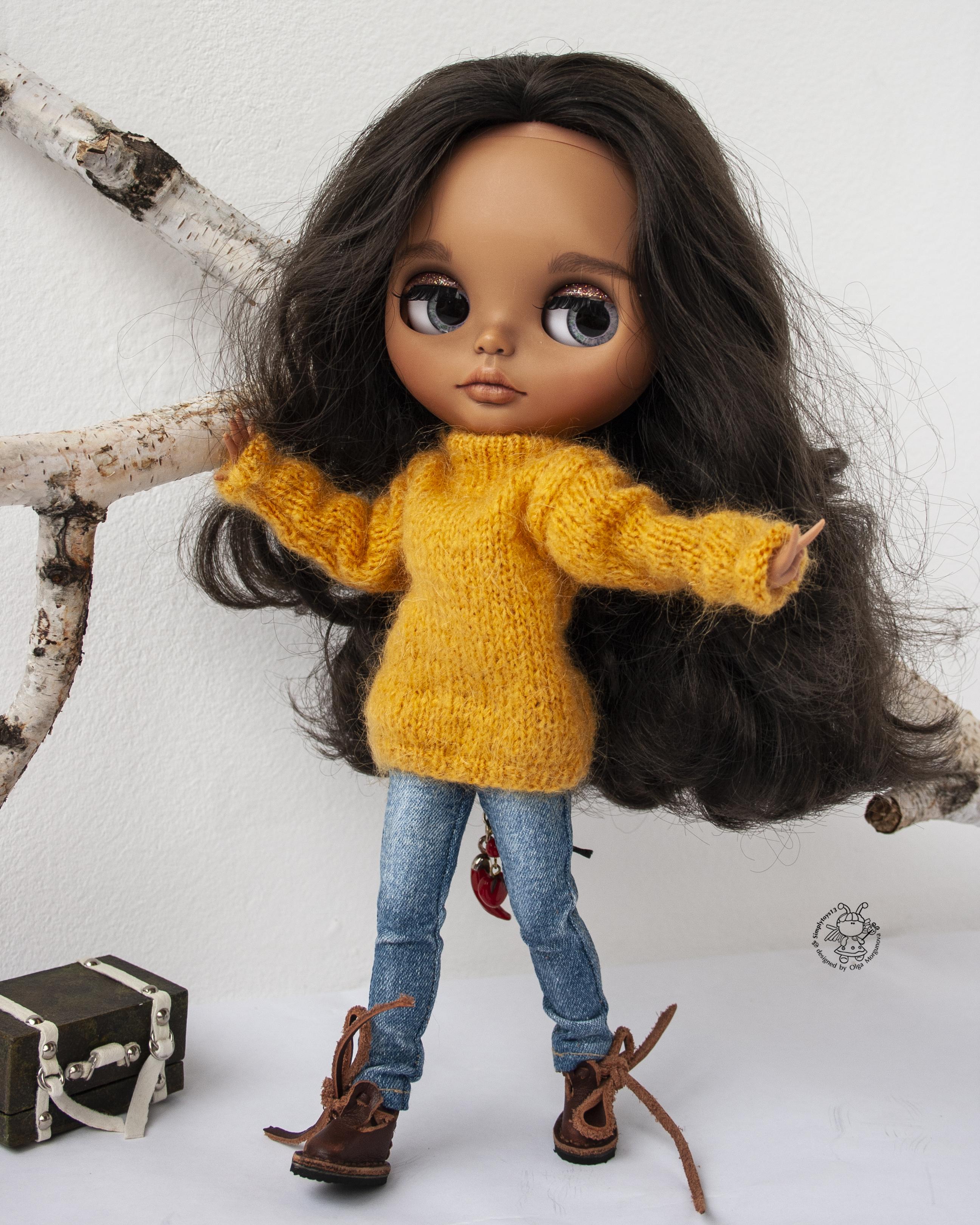 Yellow sweater for 12" dolls knitted flat