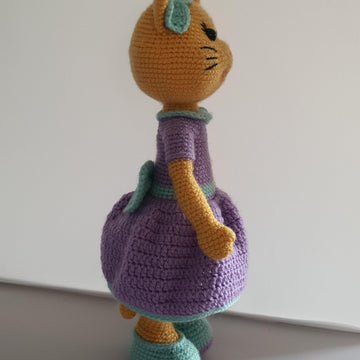 Chloe Cat amigurumi crochet pattern