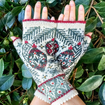Merry Christmas Tree Mitts